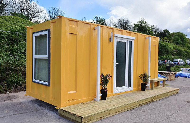 集裝箱也能當住宅？英國企業家創新改造，為流浪漢提供溫暖家園